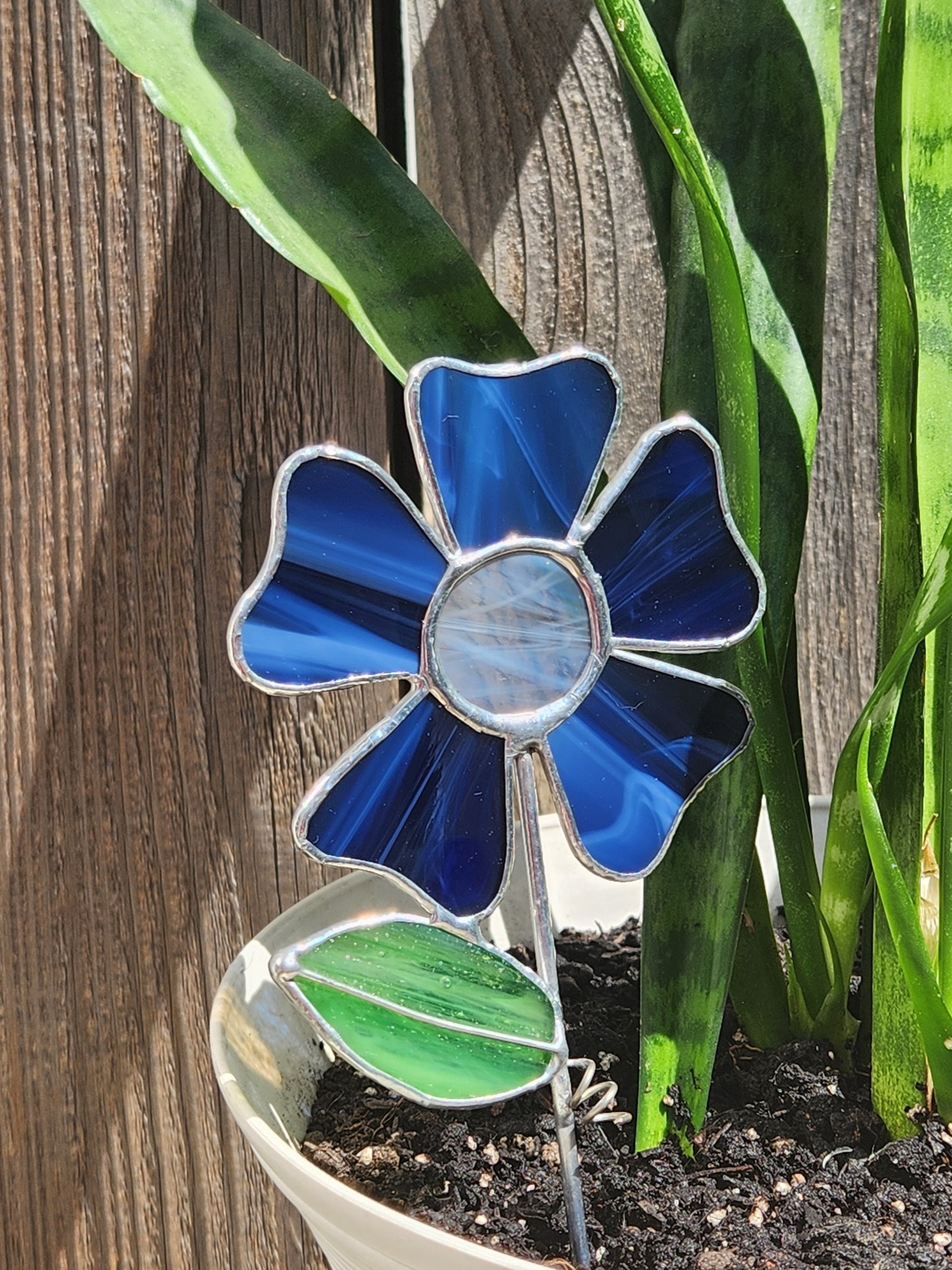 Blue Wavy Flower Stained Glass Plant Stake with Gray Center