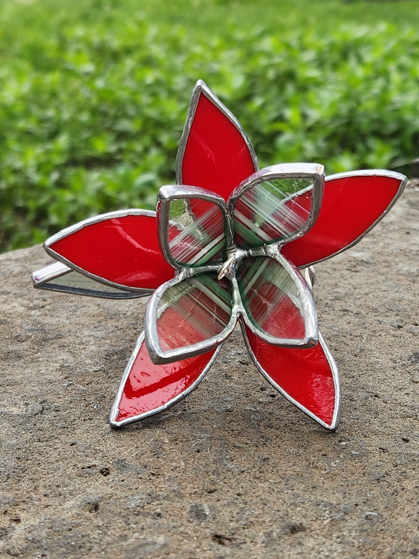 Red and Green Baroque Stained Glass Table Flower