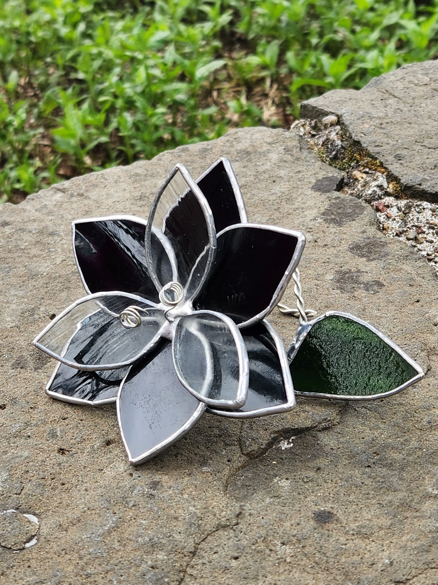 Black Waterglass & Clear Textured Stained Glass Table Flower