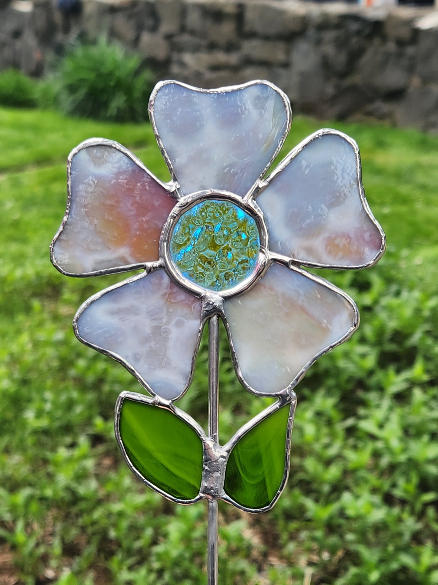 Purple Mottled Wavy Flower Stained Glass Plant Stake with Iridescent Center