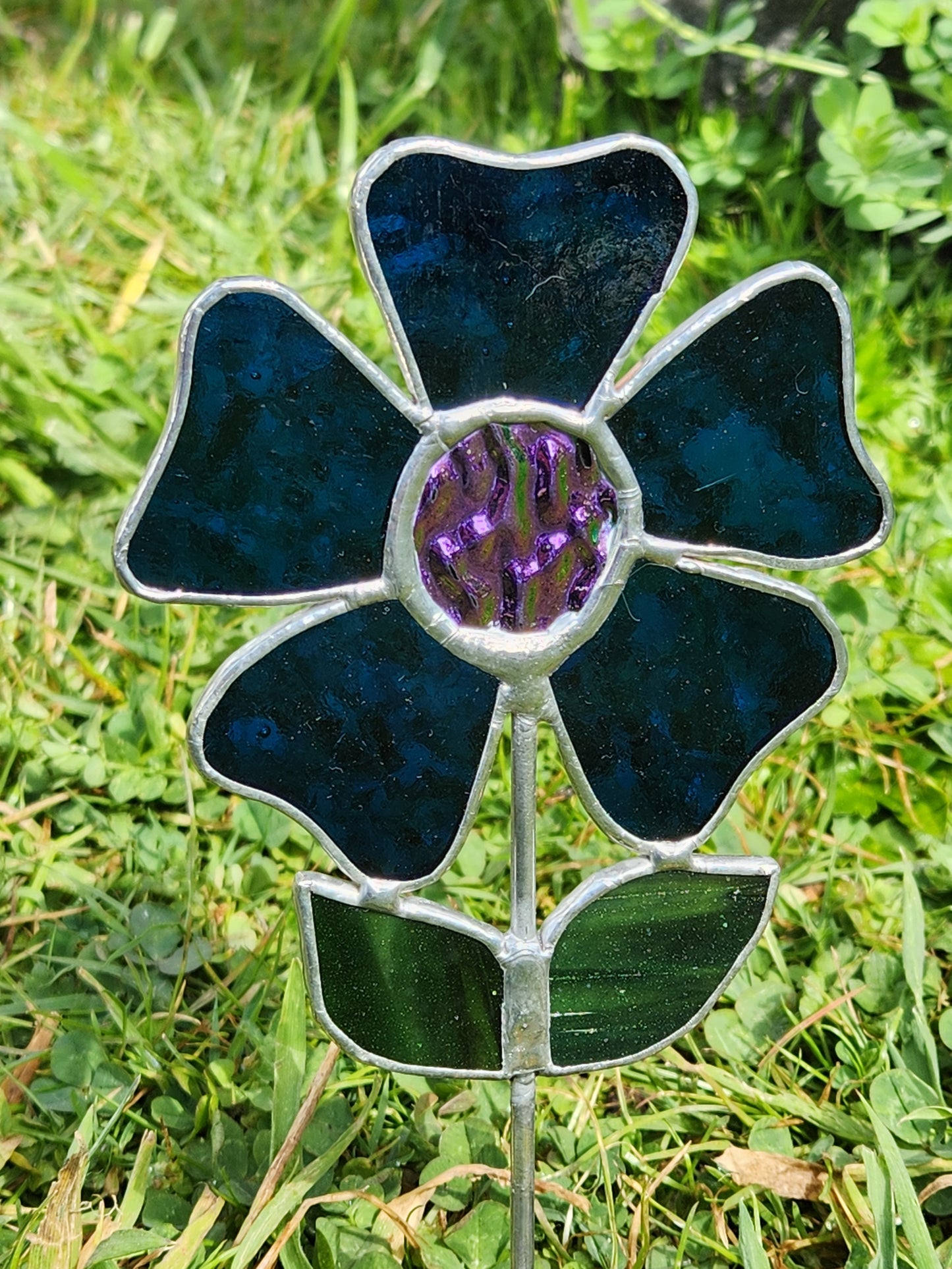 Bright Blue Wavy Flower Stained Glass Plant Stake with Iridescent Center