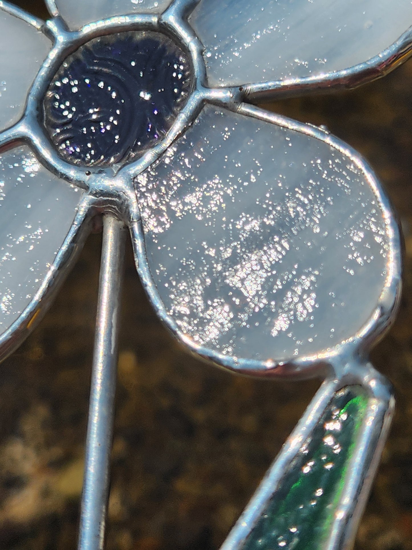 White Stained Glass Daisy Plant Stake with Purple Morisco Center