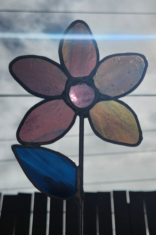 Cotton Candy Stained Glass Daisy Flower Plant Stake with Purple Nugget Center