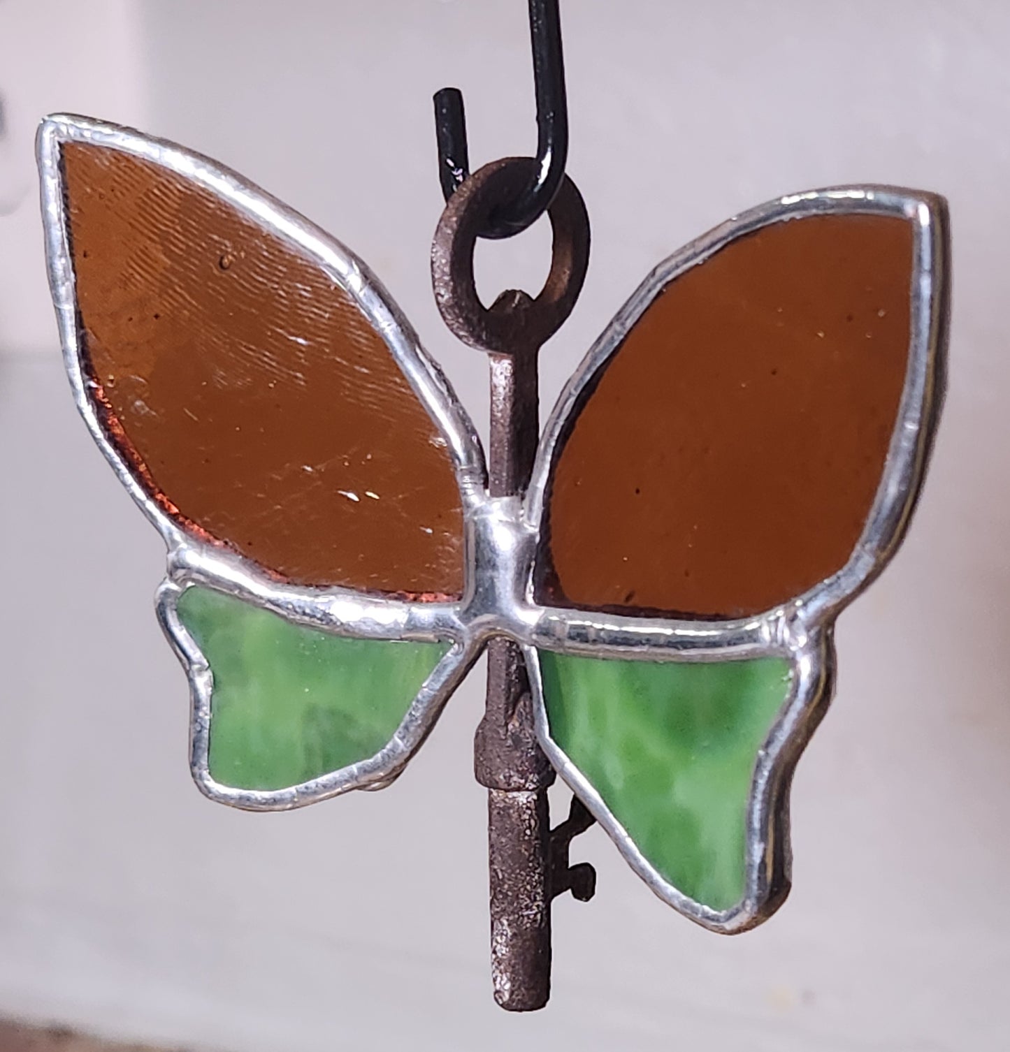 Vintage Amber Textured & Dark Green Mottle Stained Glass Flying Key