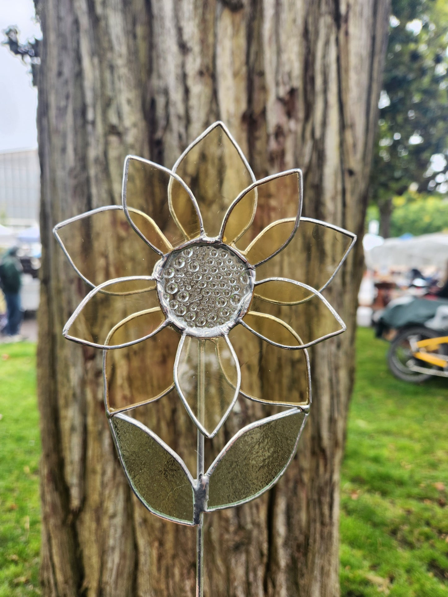Soft Yellow Stained Glass Sunflower Plant Stake with Textured Clear Center
