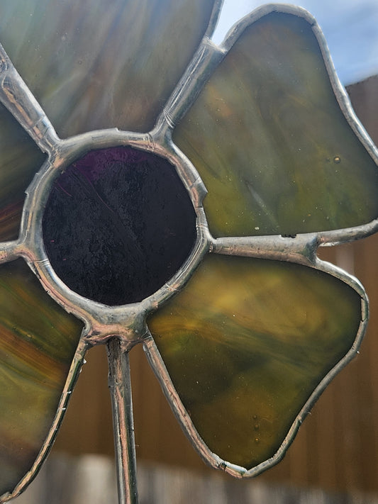 Opaque Green/Blue Streaky Stained Glass Wavy Flower Plant Stake with Dark Purple Glass Center