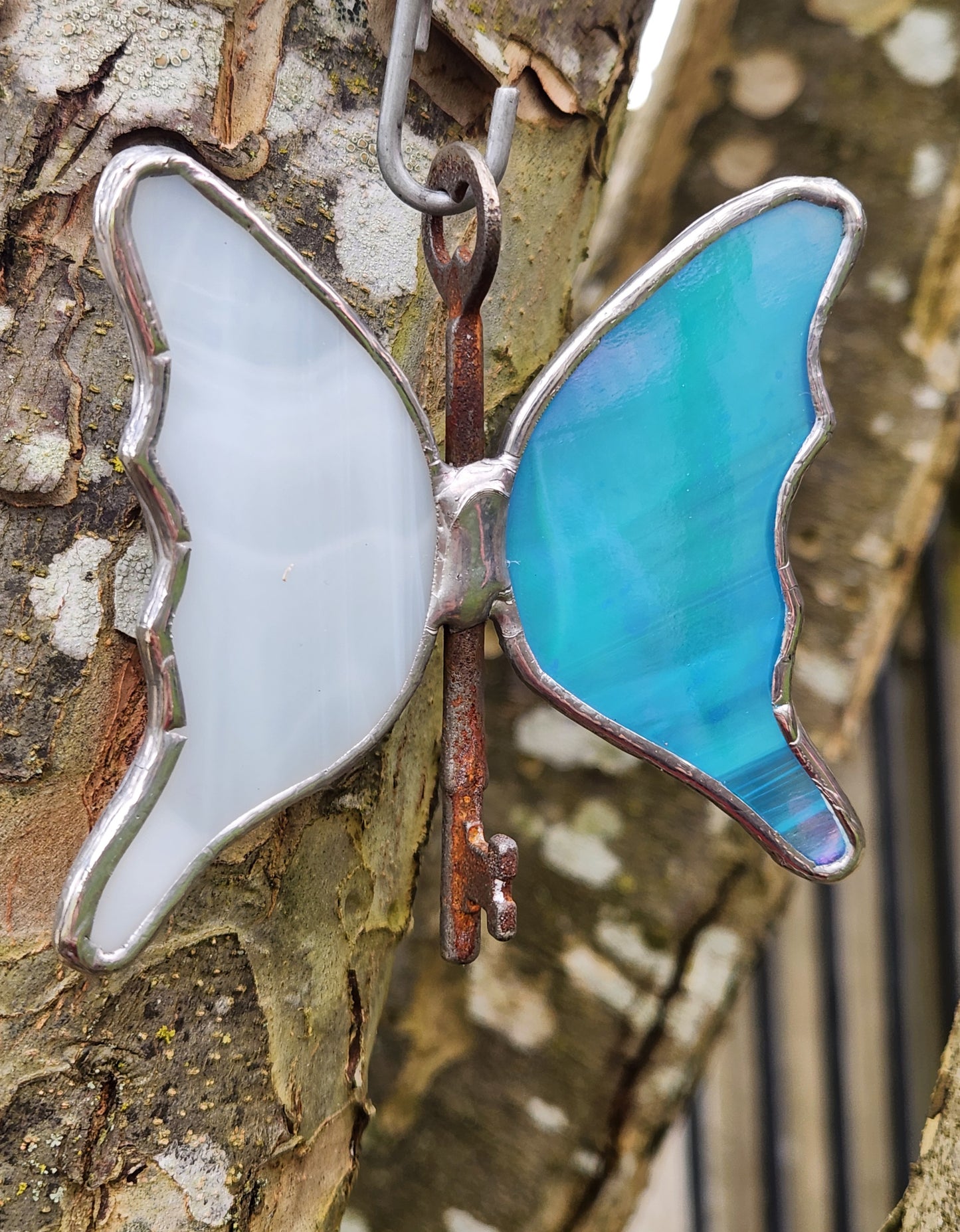 Iridescent Blue & Wispy White Stained Glass Flying Key