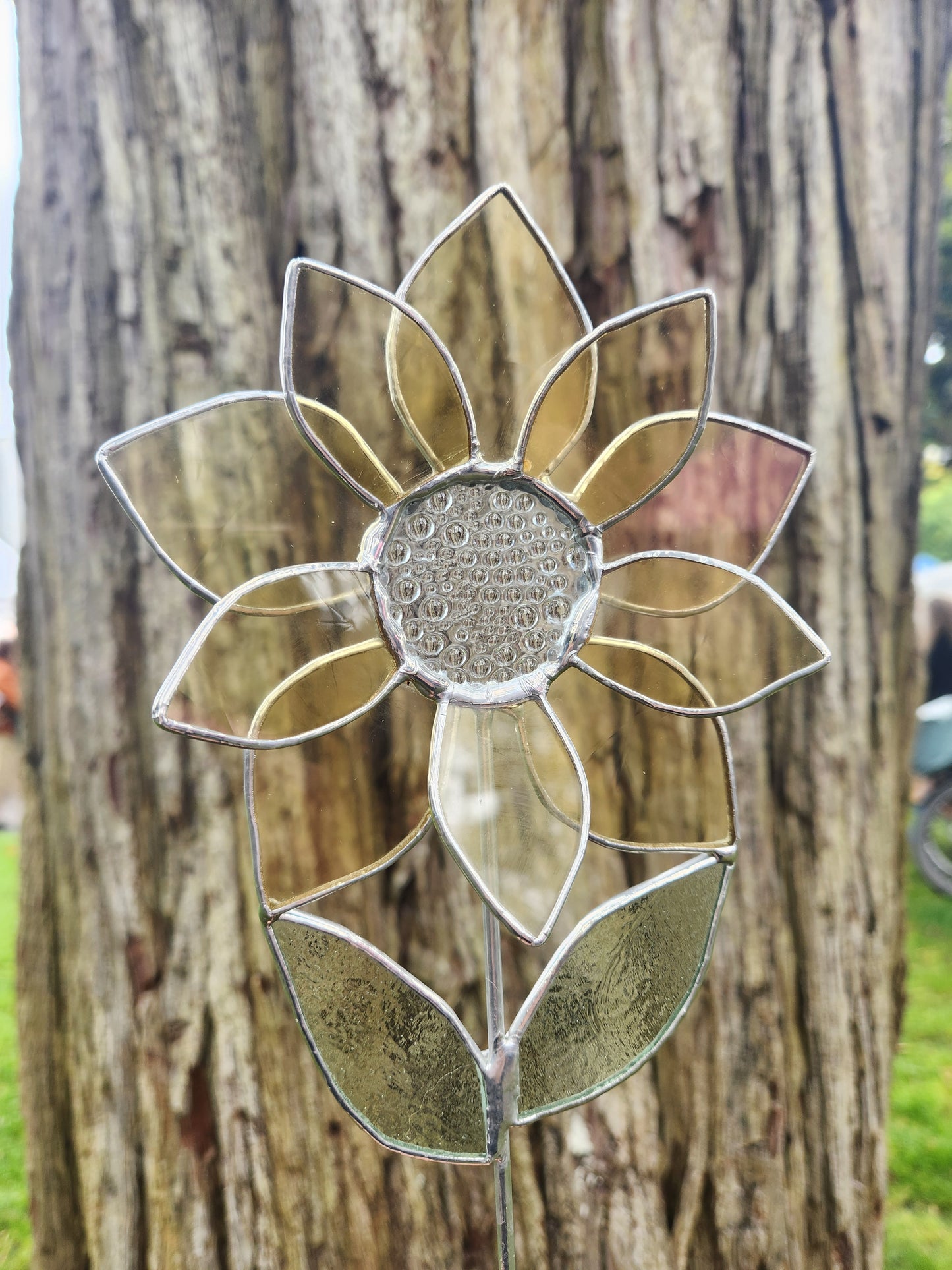 Soft Yellow Stained Glass Sunflower Plant Stake with Textured Clear Center