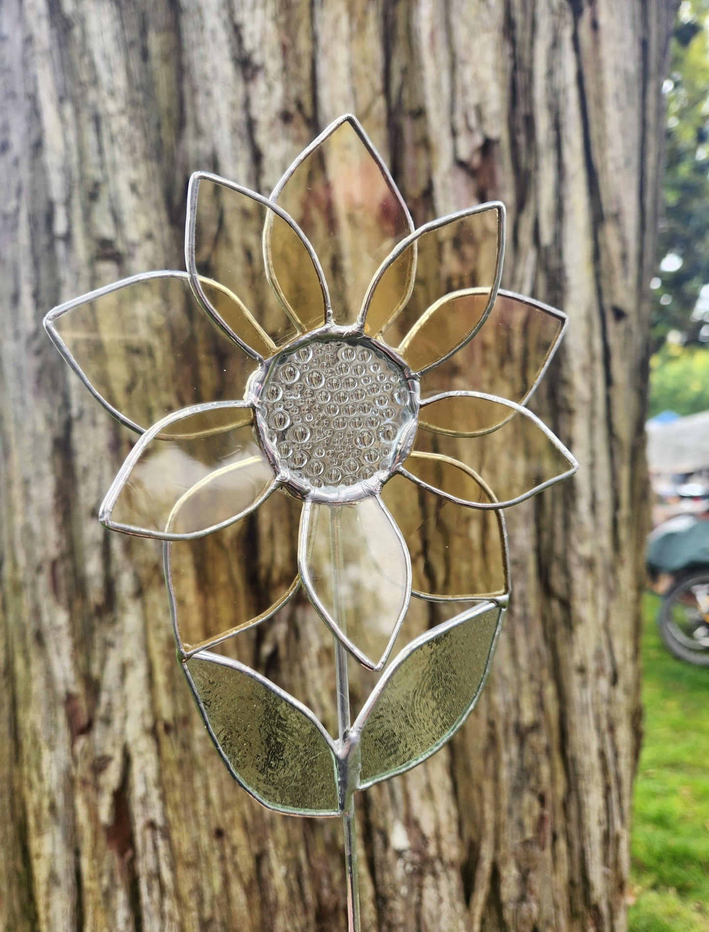 Soft Yellow Stained Glass Sunflower Plant Stake with Textured Clear Center