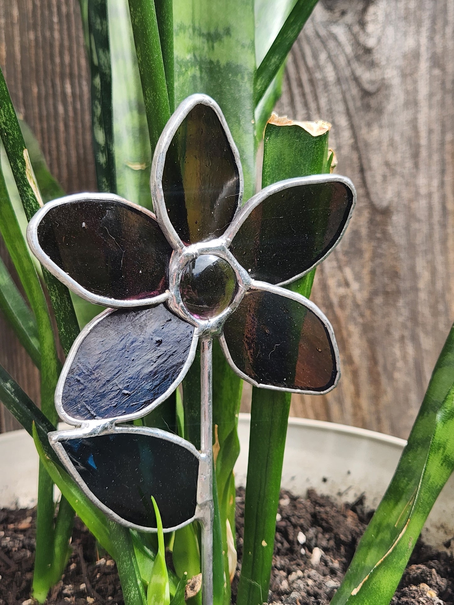 Cotton Candy Stained Glass Daisy Flower Plant Stake with Purple Nugget Center