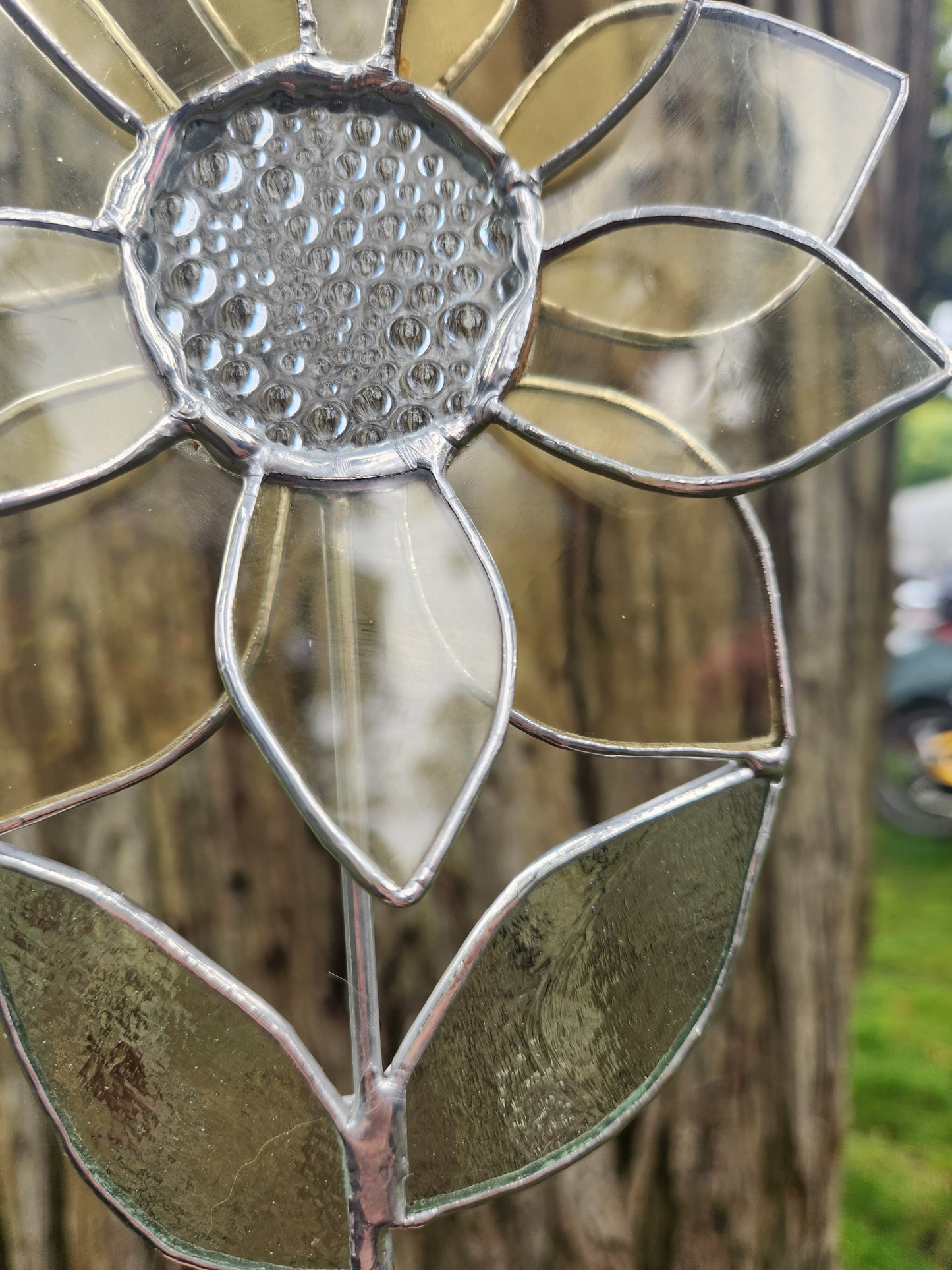 Soft Yellow Stained Glass Sunflower Plant Stake with Textured Clear Center