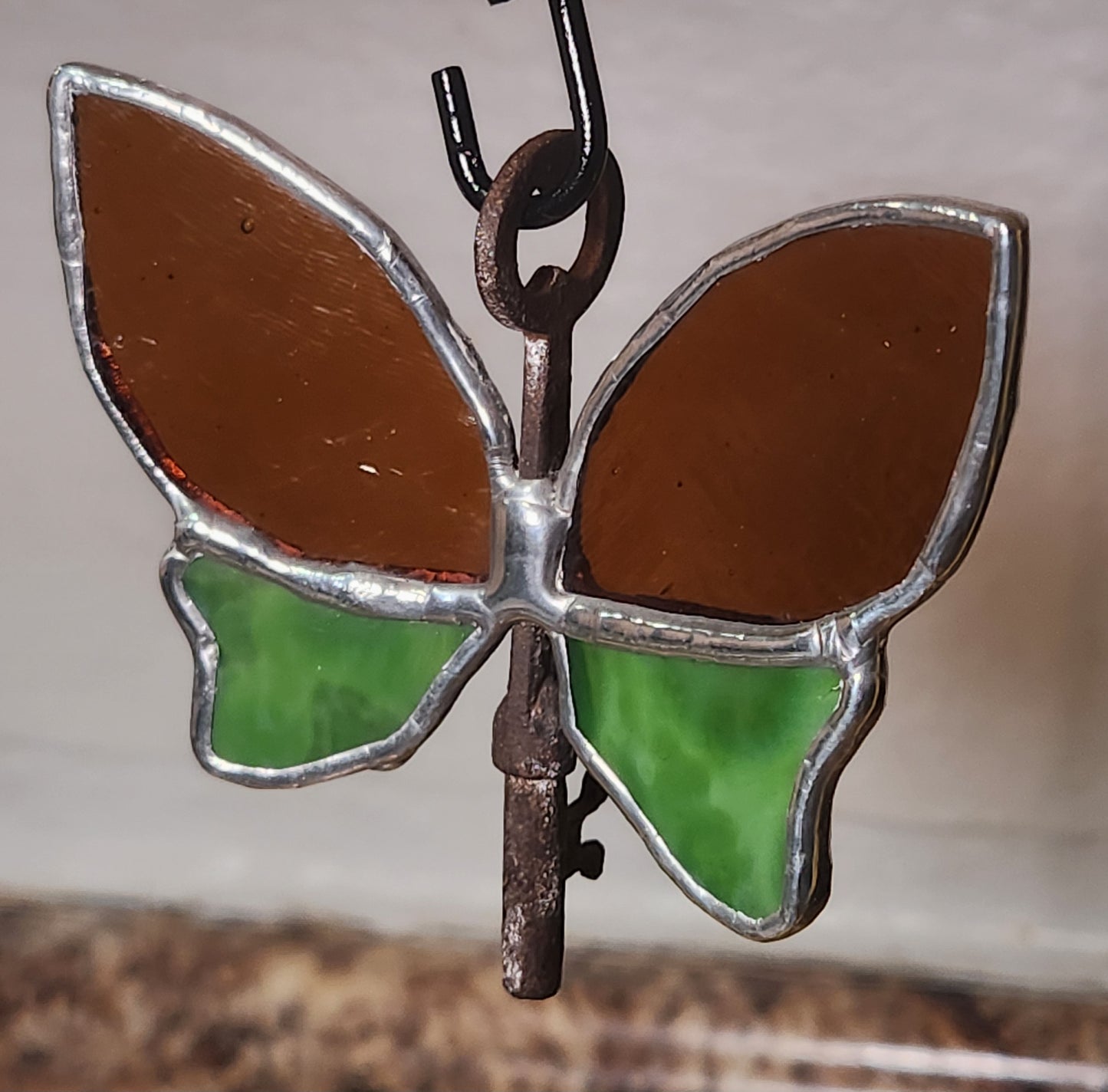 Vintage Amber Textured & Dark Green Mottle Stained Glass Flying Key