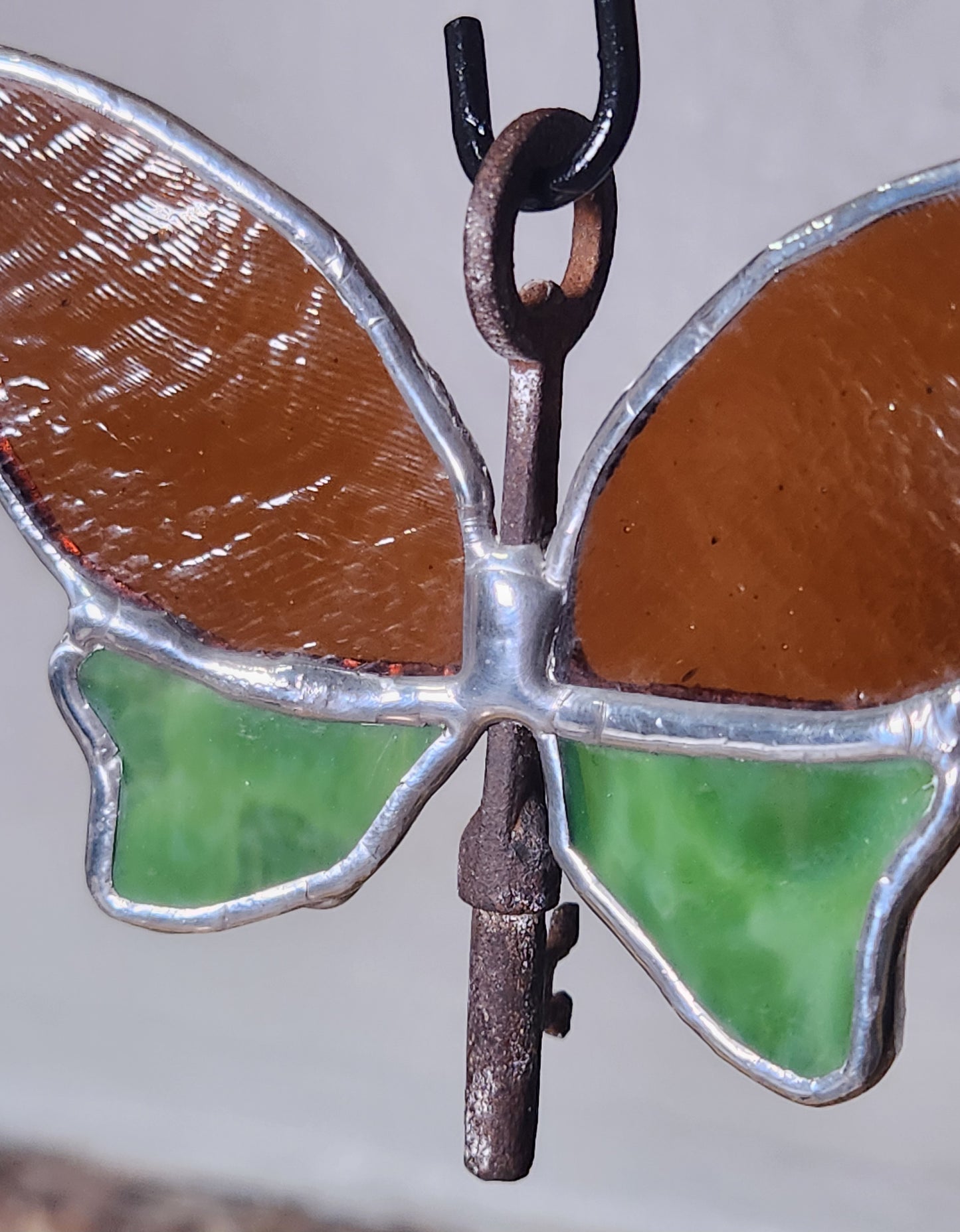 Vintage Amber Textured & Dark Green Mottle Stained Glass Flying Key